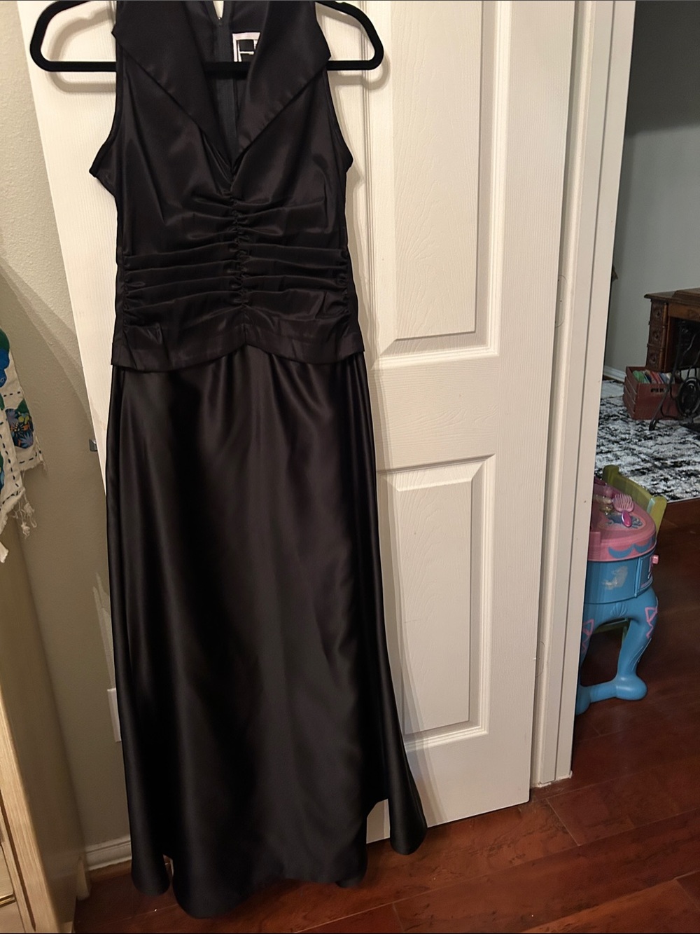 Elegant Tadashi Black Satin Ruched Maxi Dress